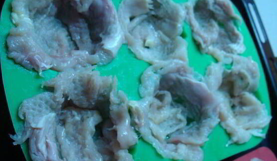 куриные маффины с грибами и винным соусом
