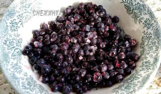 маффины с черникой и миндалем