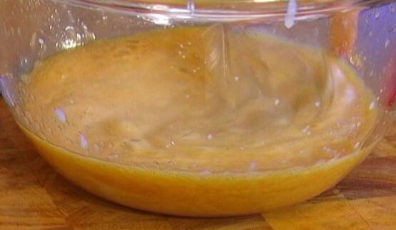 маффины с хурмой и клубникой