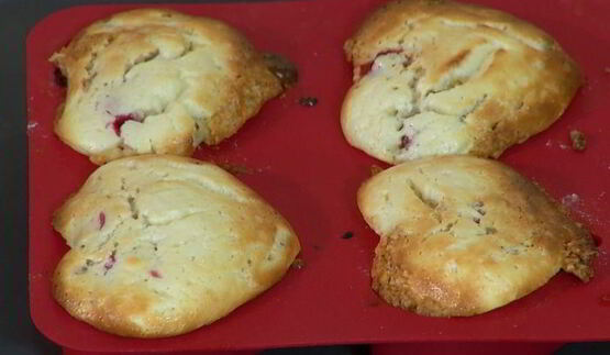 маффины с красной смородиной