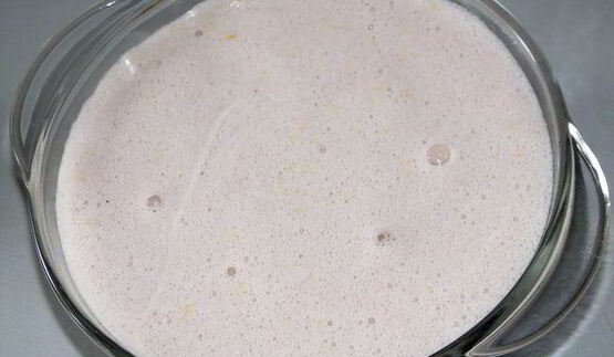 маффины с малиновым сиропом и красной смородиной