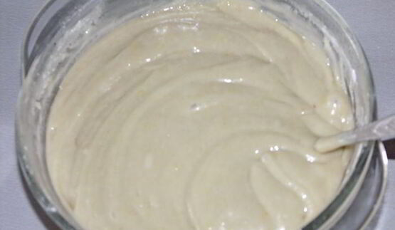 маффины с малиновым сиропом и красной смородиной