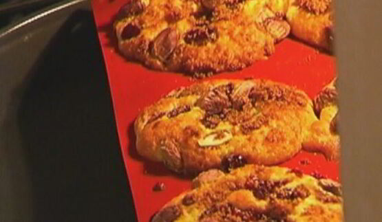 маффины с сухофруктами и фисташками