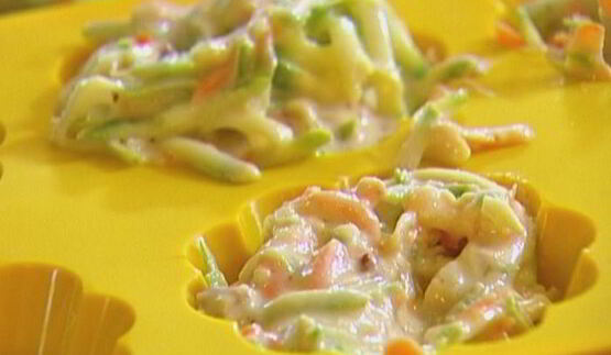 маффины с цукини, морковью и орехами пекан