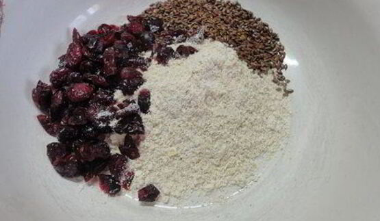 морковно-апельсиновые маффины с клюквой