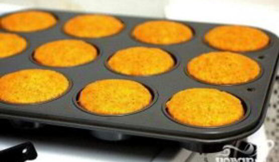 морковные маффины со сливочной глазурью