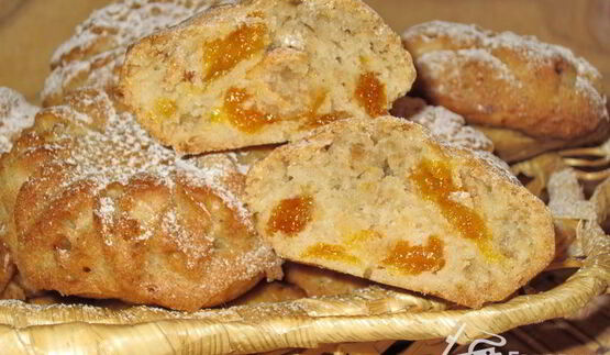 постные яблочные маффины с курагой