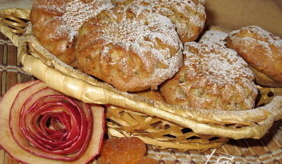 постные яблочные маффины с курагой