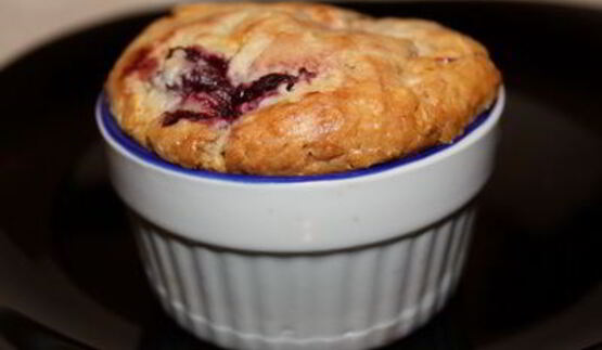 вишнево-миндальные маффины с белым шоколадом