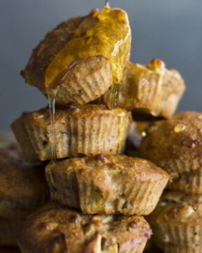 Яблочные маффины на меду и простокваше