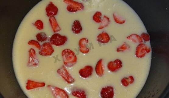 манник в мультиварке на молоке с ягодами