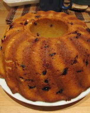 Творожный манник с черной смородиной