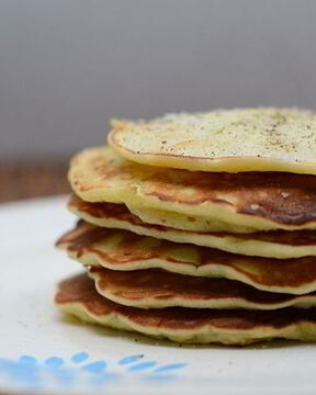 Капустные оладьи с сыром