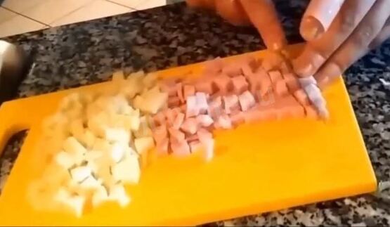 оладьи из кабачков с сыром и ветчиной