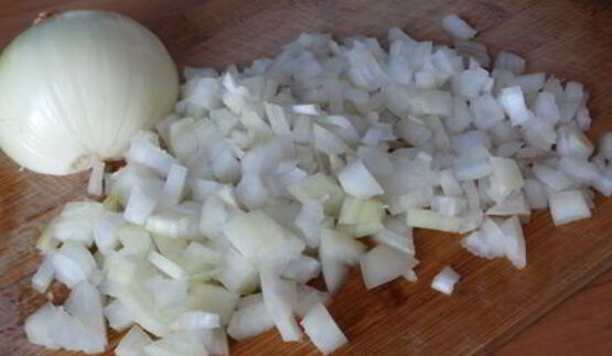 оладьи из пекинской капусты с огуречным соусом