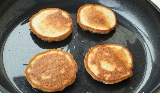 оладьи с грушами и бананом