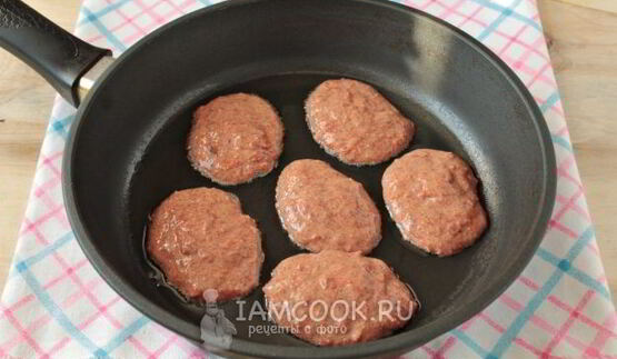 печеночные оладьи из говяжьей печени с морковью