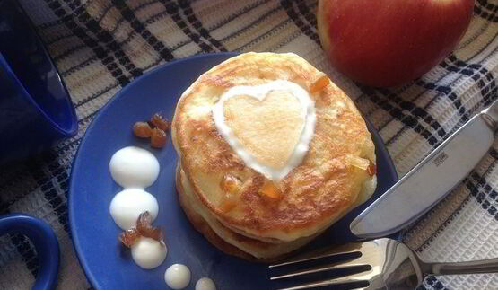 творожные оладьи с яблоками