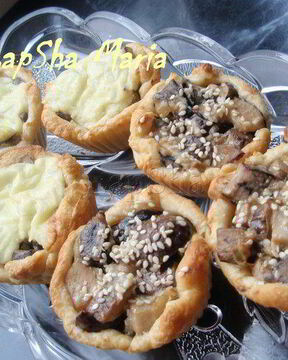 Открытые слойки с подосиновиками