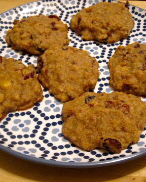 Хлебное печенье с клюквой