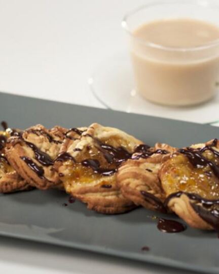 Рецепт песочного печенья с шоколадным чили соусом