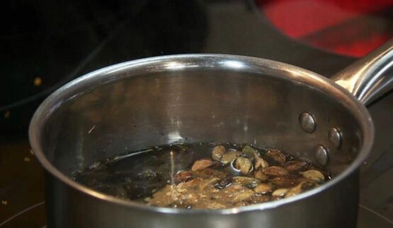 песочное печенье с шоколадным чили соусом