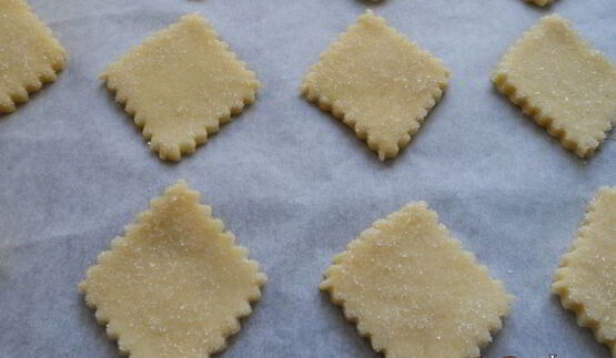 простое печенье из быстрого слоеного теста на сметане