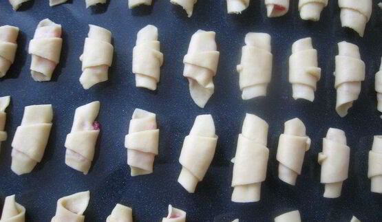 рассыпчатые рогалики вкус детства на сметанно-дрожжевом тесте