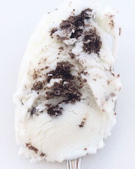 Рецепт сливочное мороженое с шоколадным печеньем oreo