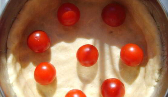 киш с кабачками и маслинами