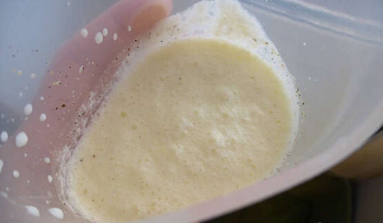 киш с луком-пореем и сыром камамбер