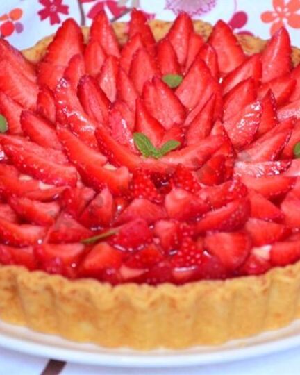 Рецепт песочного пирога с клубникой