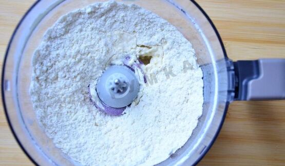 песочный пирог с клубникой