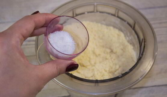 пирог с грибами и сыром