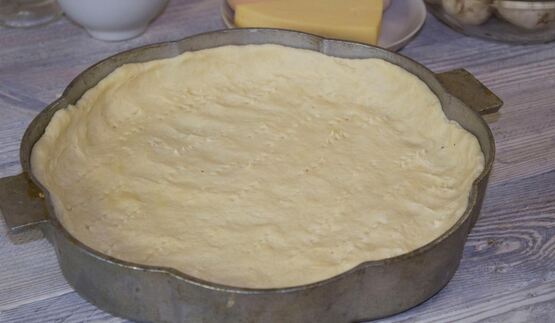 пирог с грибами и сыром