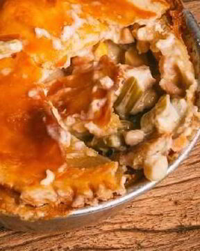 Пирог с курицей, грибами и спаржей