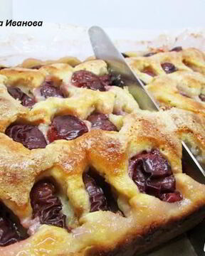 Пирог с маскарпоне и сливой