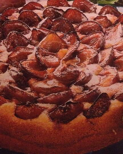 Рецепт сливового пирога с марципаном