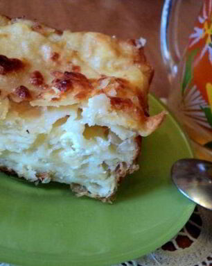 Слоеный пирог с брынзой