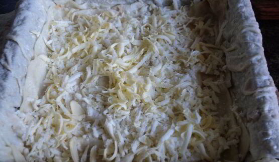 слоеный пирог с брынзой