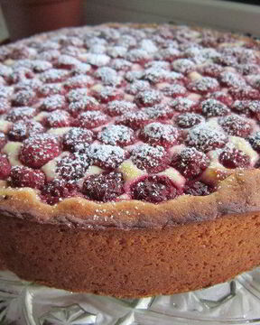 Творожный пирог с малиной