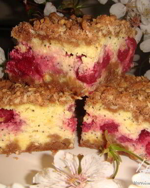 Вишнево-шоколадный пирог с рассыпчатой крошкой