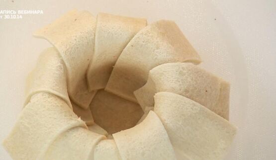 яблочный пирог из пшеничного хлеба