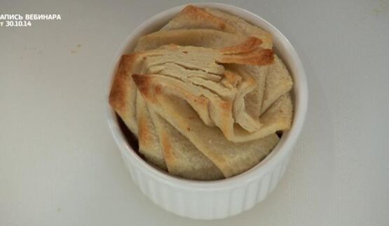 яблочный пирог из пшеничного хлеба