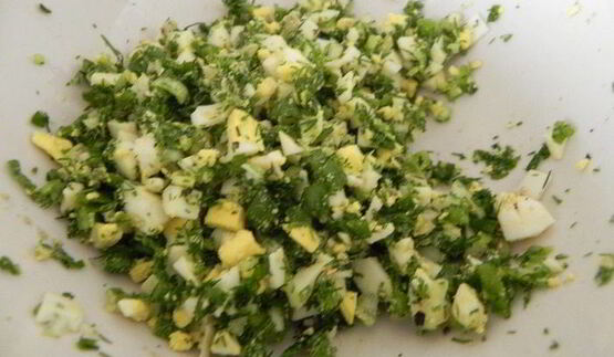 картофельно-творожные пирожки с зеленью и яйцом