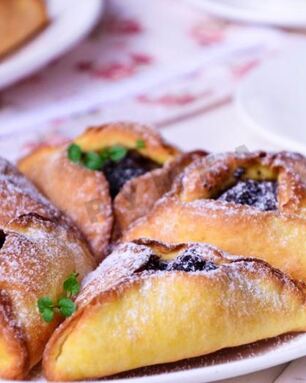 Открытые пирожки треугольники с маком