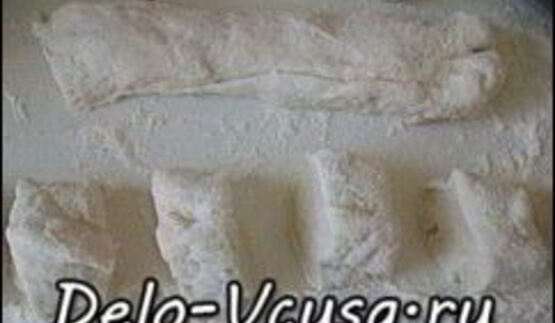 пирожки из дрожжевого теста с яйцом, луком и рисом