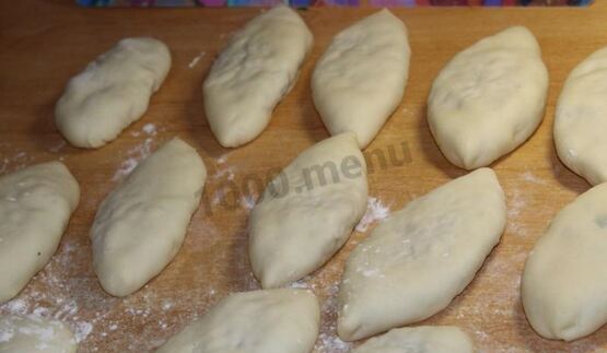 пирожки из готового дрожжевого теста с рисом