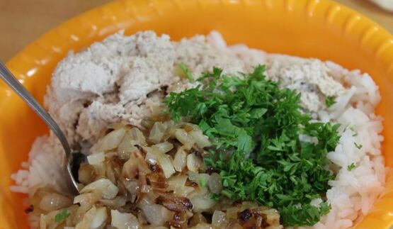 пирожки из готового дрожжевого теста с рисом