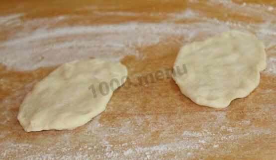 пирожки из готового дрожжевого теста с рисом